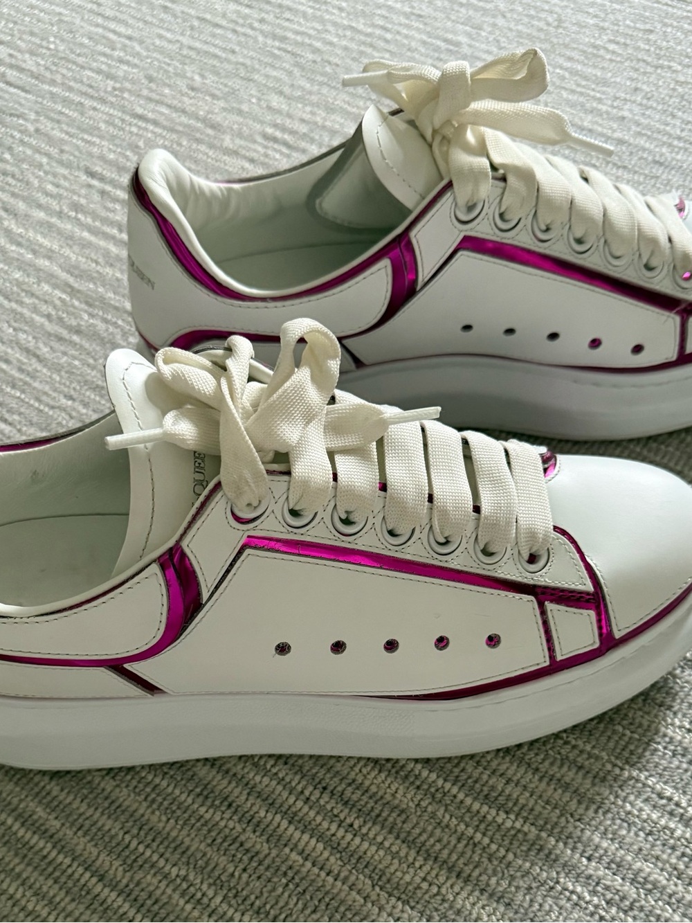 Alexander McQueen White with Metallic Pink Trim Platform Sneakers - Women